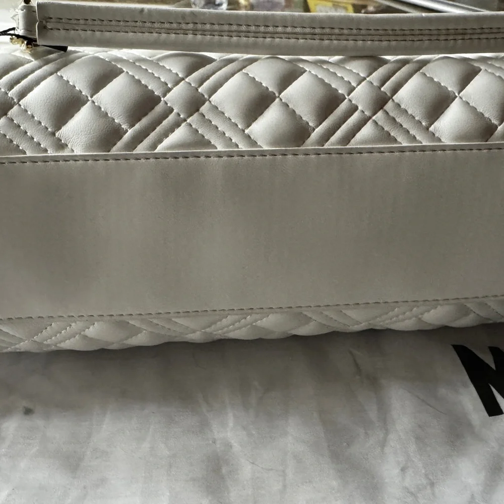 Love Moschino Cream Quilted Shoulder Bag - Picture 2 of 7